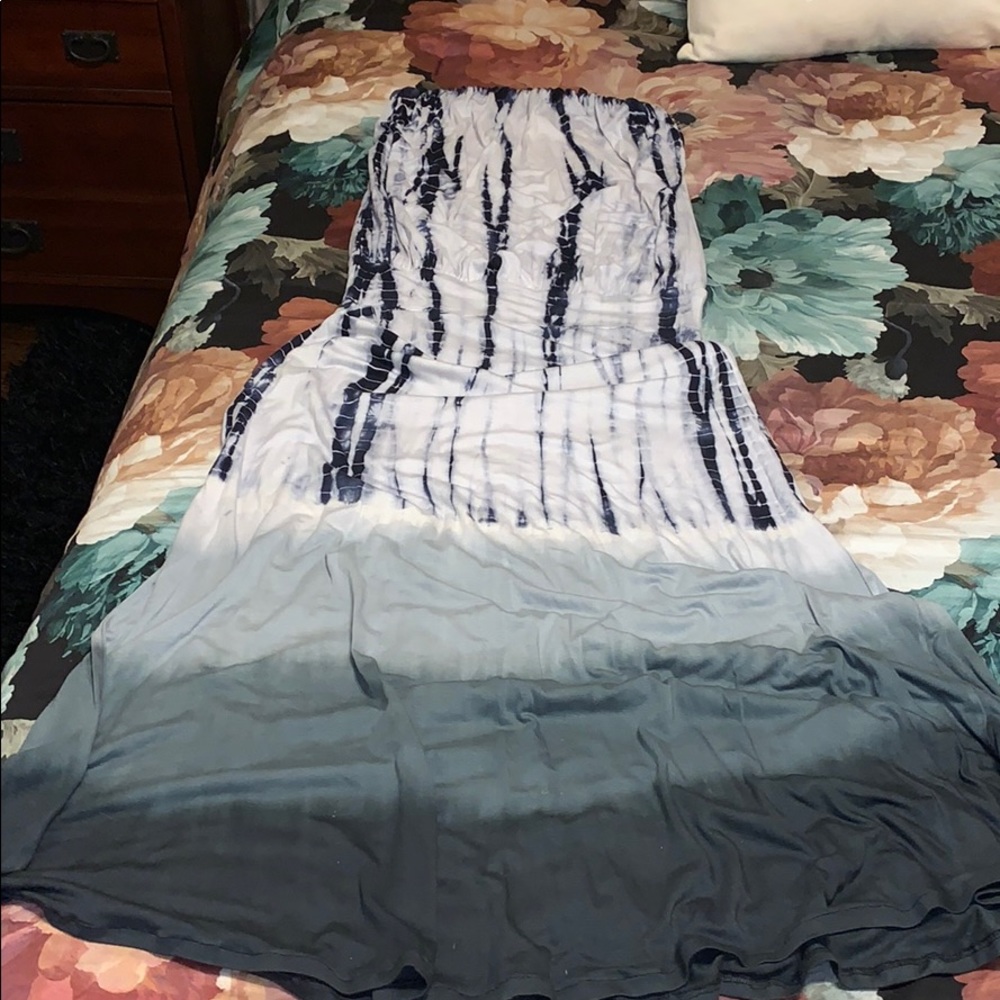 SOLD! - Strapless tye dye maxi dress!